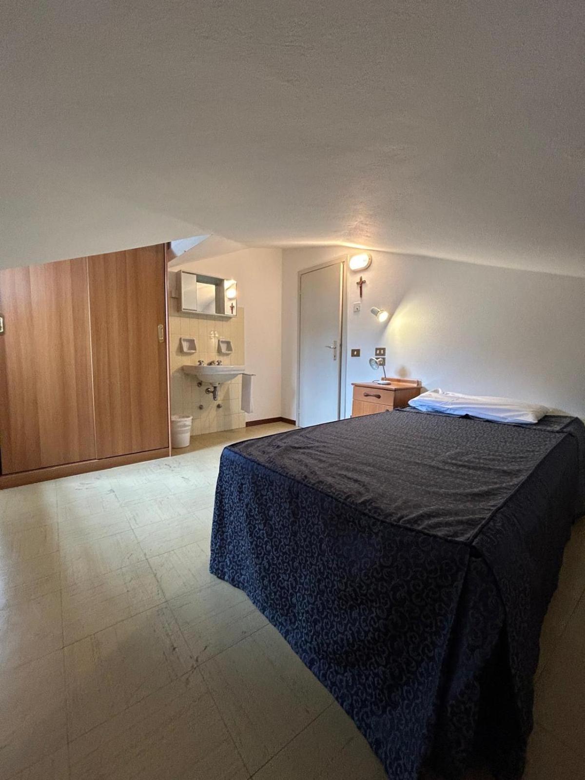 Affittacamere Casa - Casa Del Padre Nascimbeni Torri Del Benaco